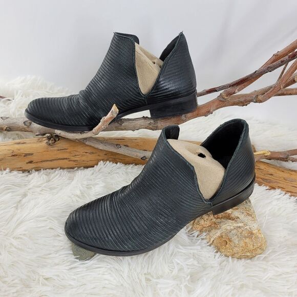 Ateliers textured black leather d'orsay booties - Picture 1 of 11